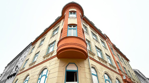 Nová knihovna v Broumově těsně před dokončením